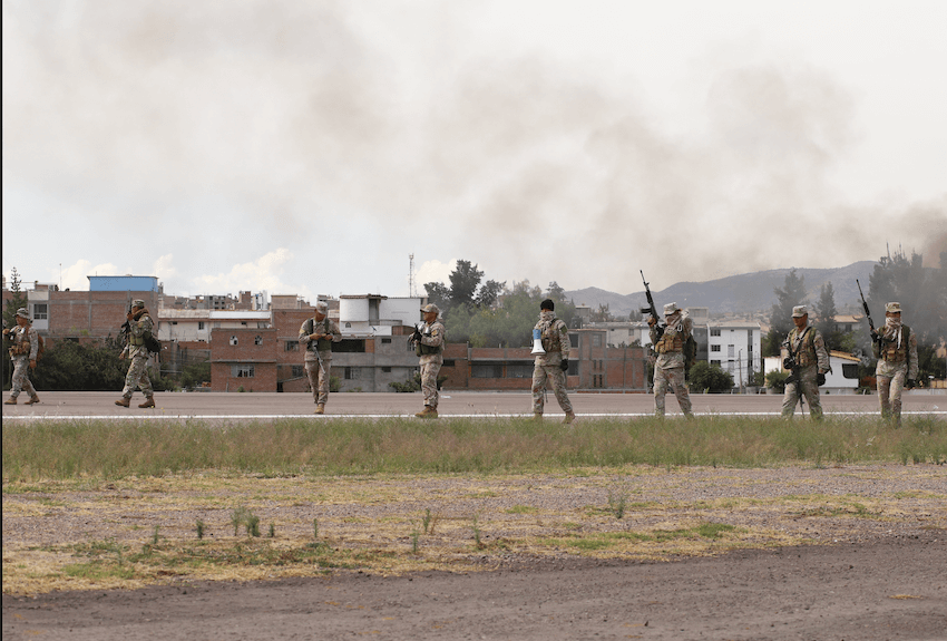 Ojo_Publico's tweet photo. #CrisisEnPerú | Edgar Prado (51 años), quien murió en #Ayacucho mientras ayudaba a un manifestante herido, recibió el impacto de proyectil de armas de guerra, según lo confirma un Informe Pericial Balística Forense emitido por la Dirección de Criminalística de la @PoliciaPeru. 🧵 https://t.co/lW3qTIaCg9