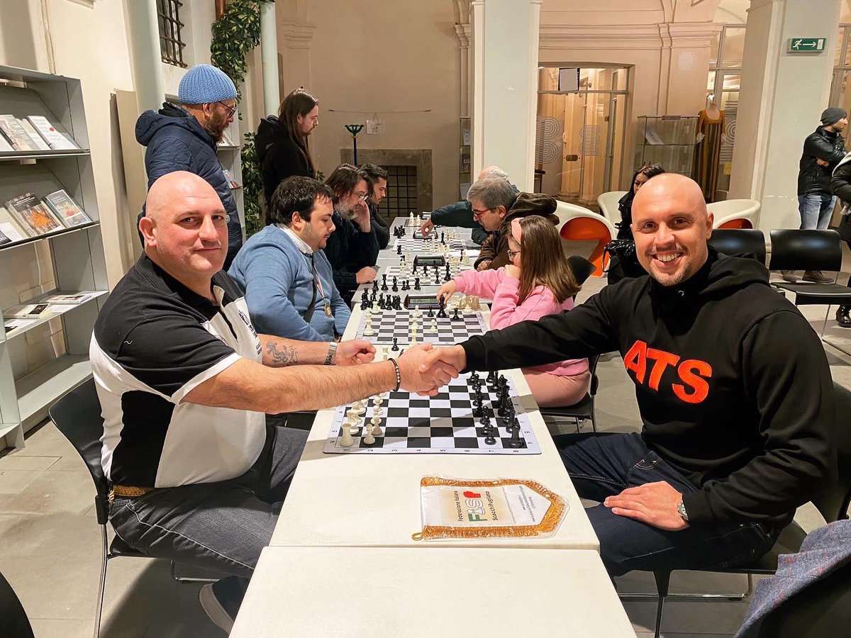 giacomocatalani's tweet photo. @ITAchessboxing @Sportsciencecom @scienze_motorie #chess #gianlucasirci https://t.co/2YjoHKl0uQ