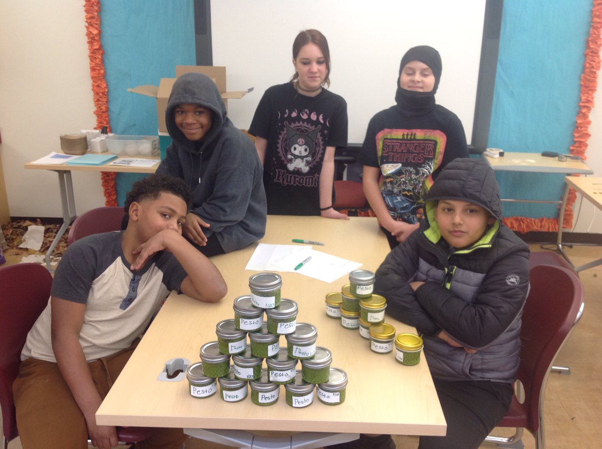 eastmansara's tweet image. Basil harvest leads to pesto making. Little did they know how much math they were using as we doubled the recipe 3 times. We made 24 jars and all 5 farmers tasted pesto for the first time. #gmisrocks #mifflinsd #hydroponics #flexfarm @AlbrightTExpL