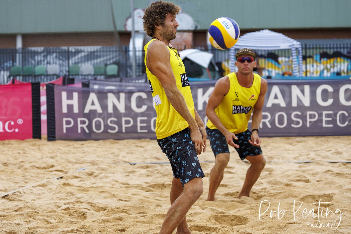 RobKeating's tweet image. When a jump serve rocket is coming your way!! Italy's Daniele Acconci suddenly found a ball about to hit him, he didn't play it with his hands, instead he chested the ball back over the net. 🏐Final of the Australian Beach Volleyball Tour Elite 16 . #abvt #ausvolley #canberra
