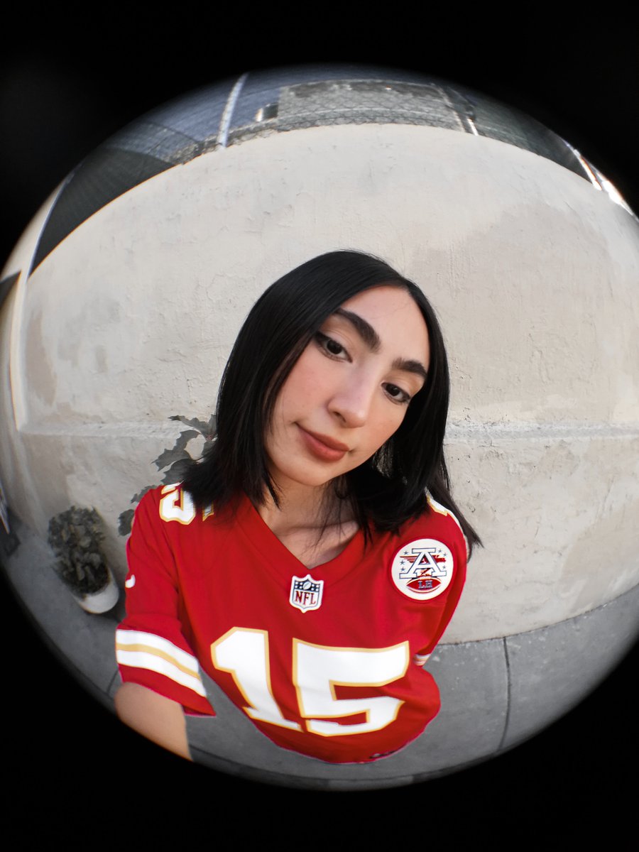 Daniela Vd tweet media