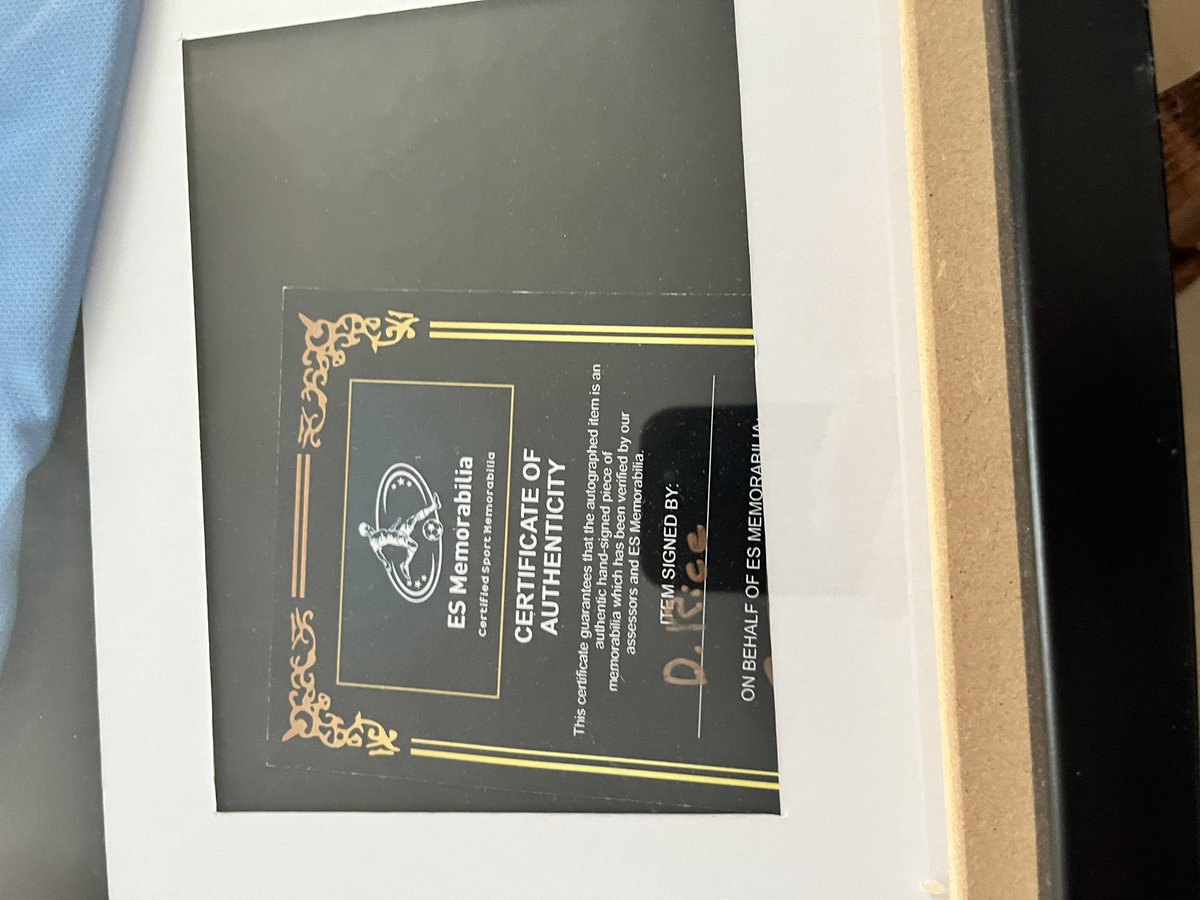 westham9's tweet photo. Signed Declan Rice away shirt. With authentication certificate and frame for sale. Message for info https://t.co/1fOF5zOskK