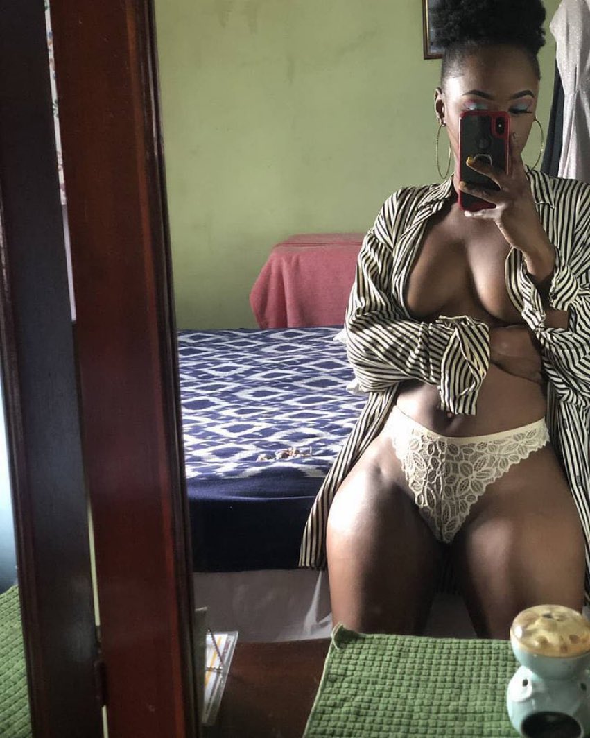 Minutez111's tweet photo. Wat would do w her for 10hrs https://t.co/66YCW9O3e3