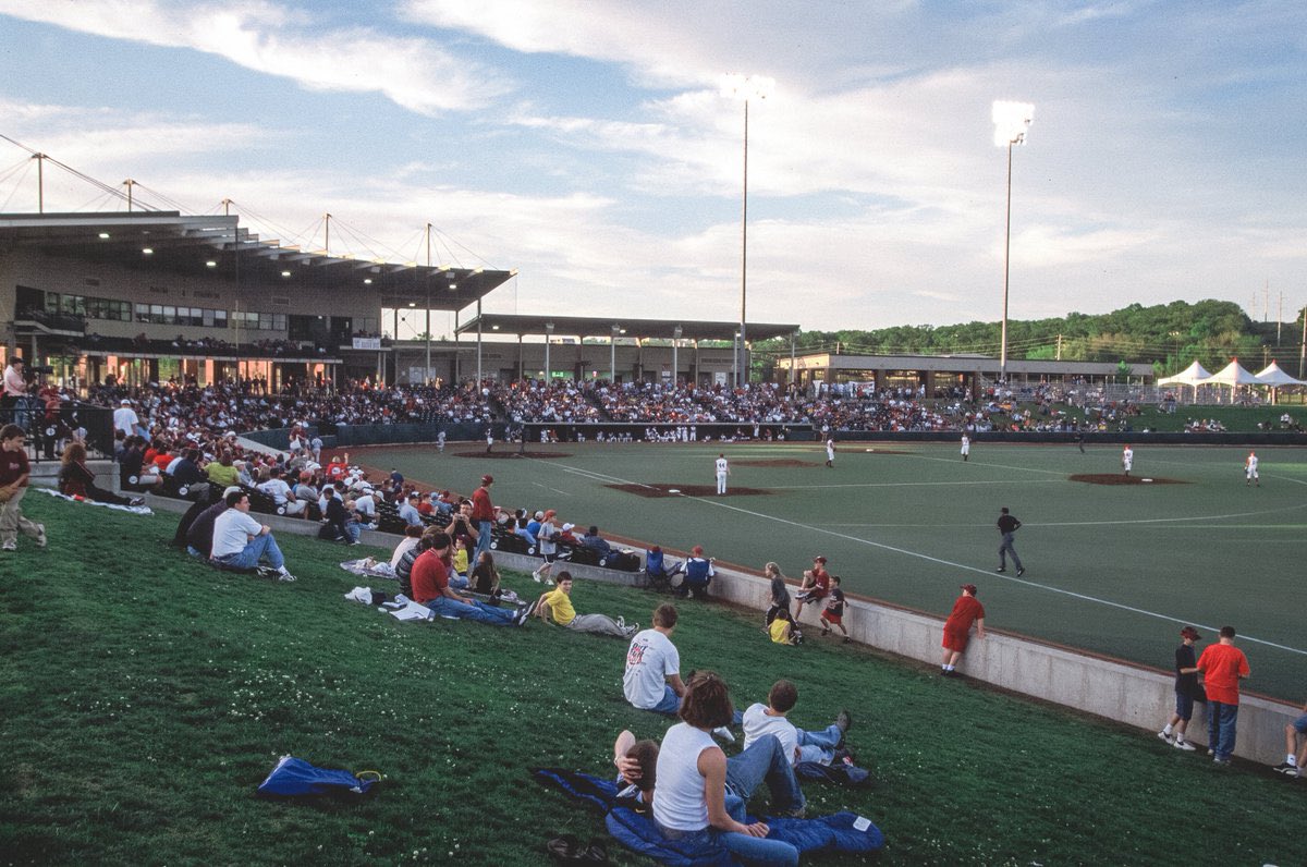 HogFlashbacks's tweet photo. These old photos of Baum Stadium when it first opened in 1996.😍 https://t.co/gZ3KvE3jDu