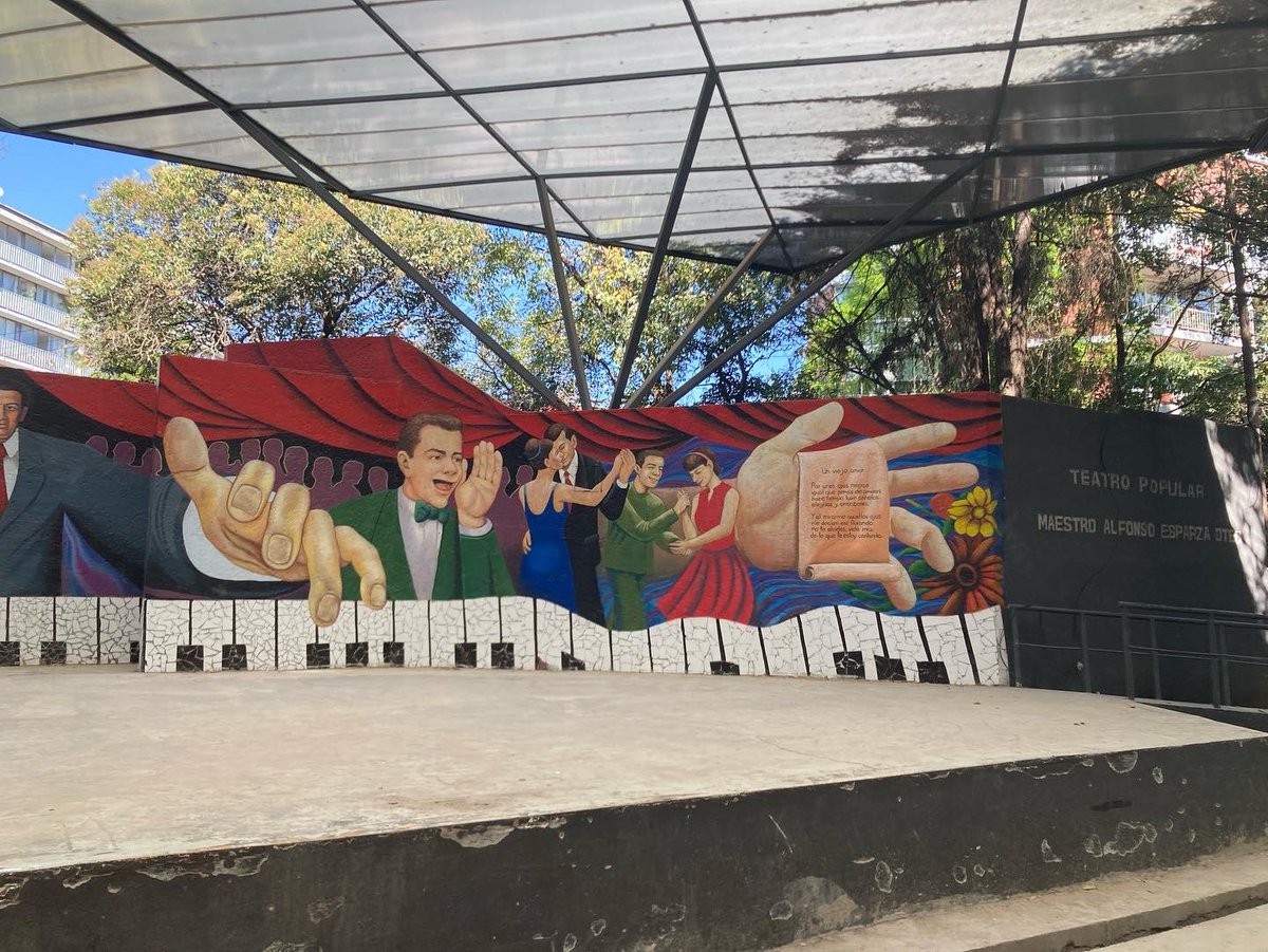 SabinaDra's tweet photo. Domingo caminando por el barrio! Amo mi vida, mis lugares, mi ciudad, mi país #soychilanga #enlanapoles #cdmx #sundayfunday #dominguirri https://t.co/xZMkFM7Dyl