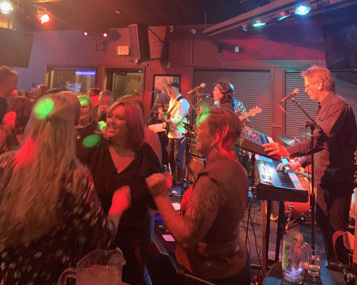 Beadheadrocks's tweet photo. Beadhead rocked Coyotes. Great crowd. We'll be back. https://t.co/hCVsgPXocu
