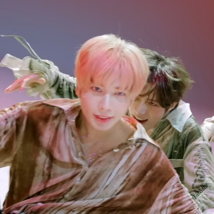 Taegyuistruggle's tweet photo. Choi Beomgyu calm down?!? https://t.co/awOl2faMP0
