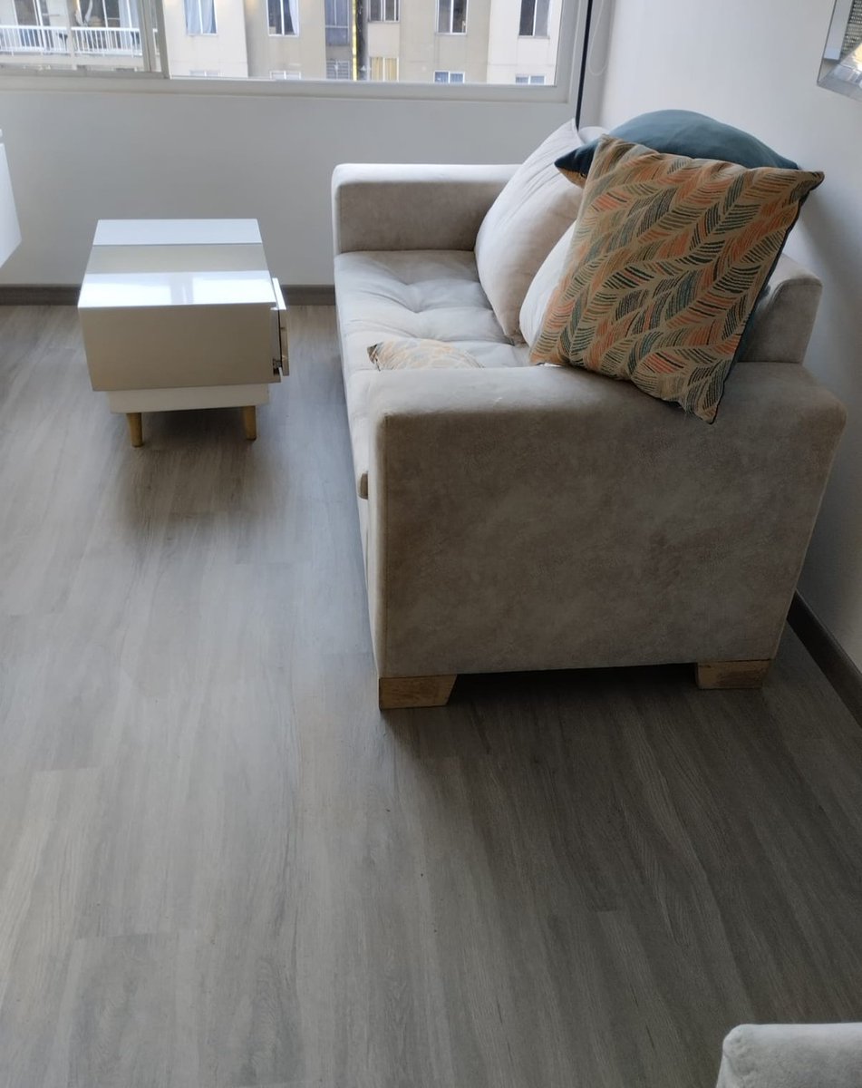 MaderPremium's tweet photo. Piso laminado en SPC color metropolis , color y diseños perfectos para espacios con poca luminosidad , que dan claridad a tu hogar ⛅

#pisoslaminados #diseñodeinteriores #tuhogar https://t.co/byCWvlXJi7