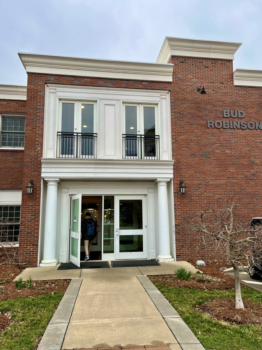 Study spaces alert! Student Development has partnered with the library to open Bud Robinson as a study space from 3-10pm on Sundays, and extend open hours until 10pm Monday-Thursday! Collaborative space, designated quiet areas, and a computer lab are available, so stop by!