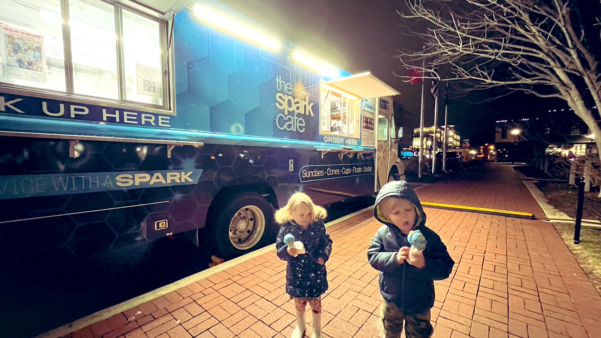 DuncanBaird's tweet photo. It may be 26 degrees, but you can still get a scoop of ice cream at the #sparkcafe truck. https://t.co/dBXpV7BXdU