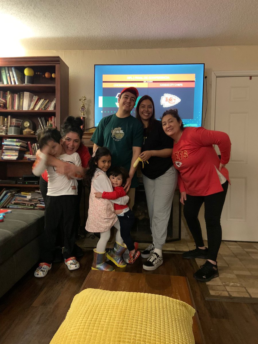 sammria's tweet photo. #NFLPlayoffsEnTUDN https://t.co/qL2ckUsKmi