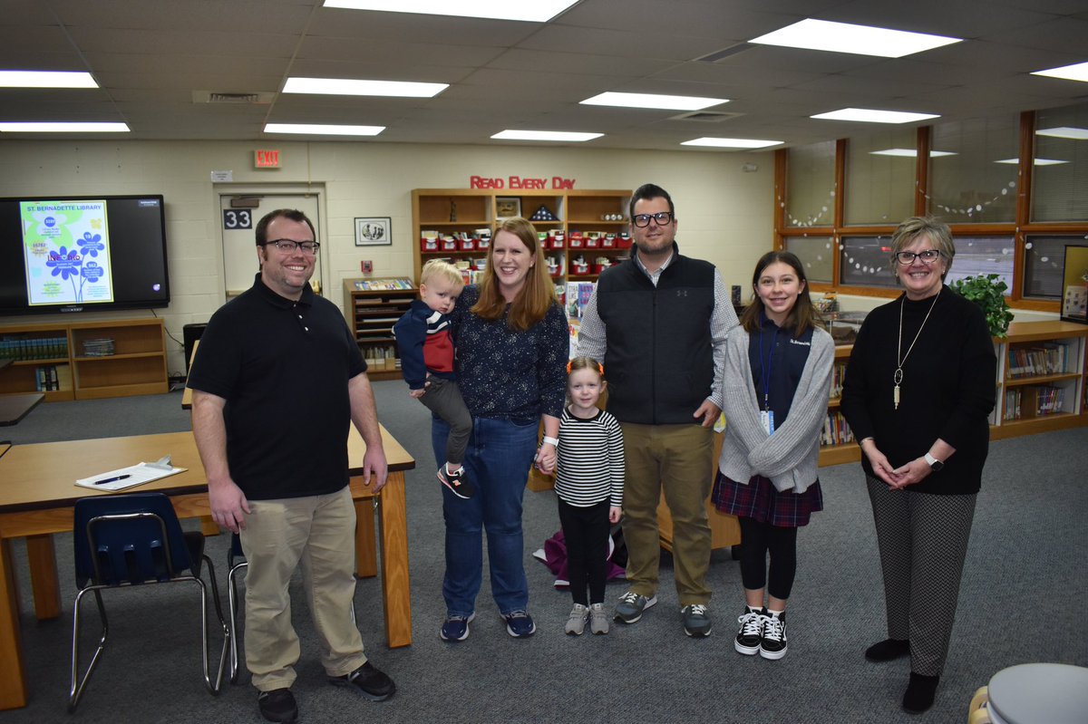 stbernschool's tweet photo. The atmosphere was electric and the excitement contagious, as we celebrated another successful Open House today. It was an incredible feeling to see many new faces! Thanks to everyone who toured our campus and volunteered! We are brimming with Bulldogs pride!ππΎπ #stbgrows https://t.co/c2bNGLktKL