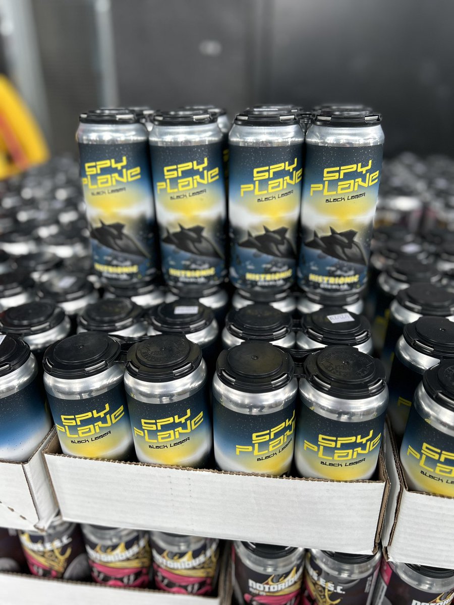 HBrewlab's tweet image. We had a GREAT time meeting everyone who came to Founders Hour(s) at DBY Wheeling! Keep your eyes to the sky for our next release Spy Plane, a silky smooth black lager (5% ABV). #drinkdramatically 🍻🎭