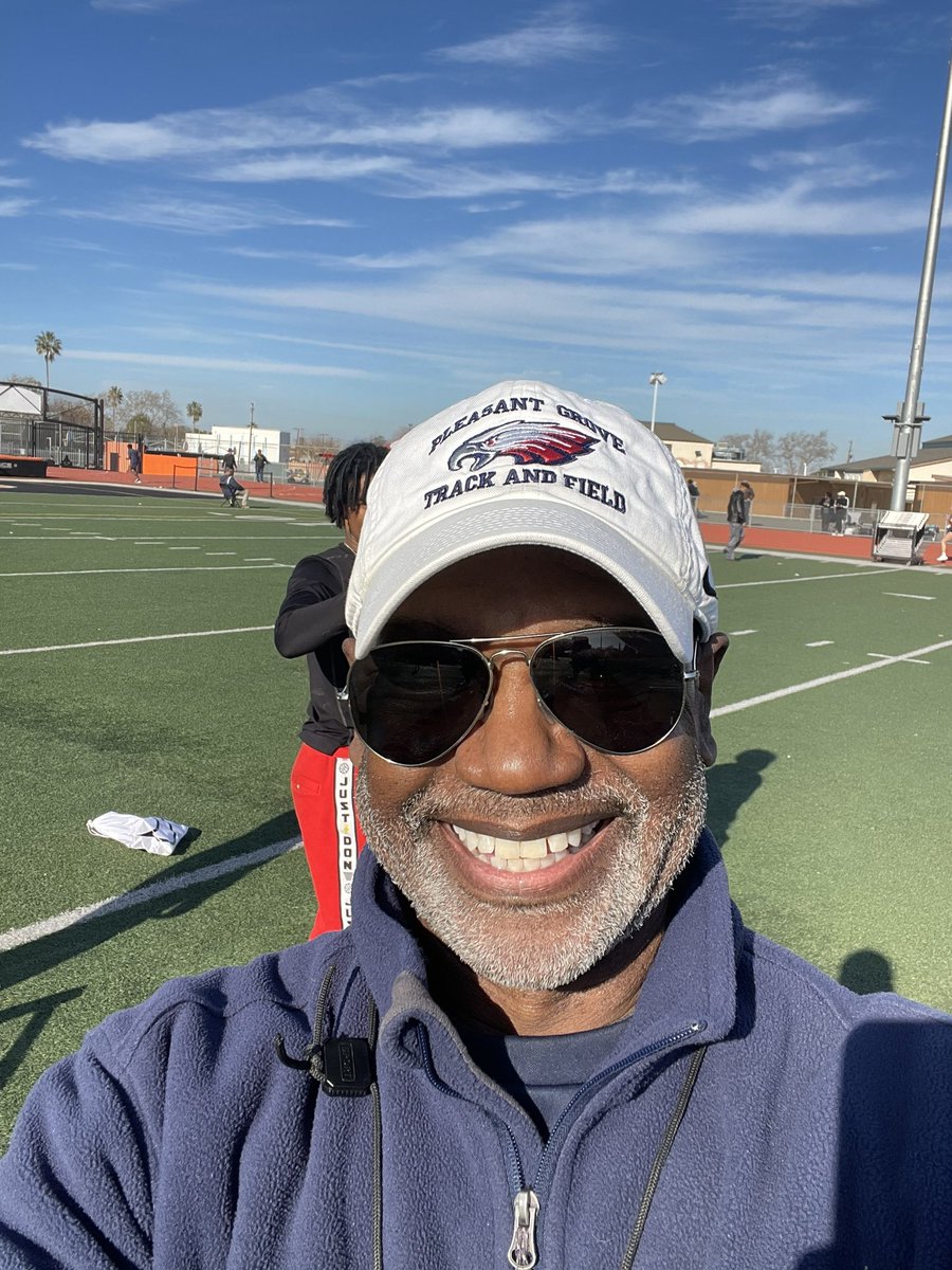 tonygates44's tweet photo. Here’s another obligatory Track Meet Selfie… This one was at yesterday’s CA Winter State Meet Qualifier, amazingly run by Pittsburg HS.
We took 47 athletes, and came out with 27 PRs, 4 School Records, and 19 CA State Meet Qualifiers!!
#trackcoachlife @PGHSTrack_Field https://t.co/toogilZmRv