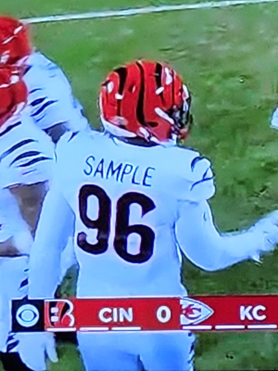 theluckyjen's tweet photo. This guy forgot his jersey...the equipment manager was like *we got you covered.* https://t.co/rPCpTtjf1Q