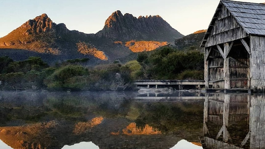 ShoresConnect's tweet photo. St Clair Shores:  Cradle Mountain's new Dove Lake viewing shelter officially unveiled as part of million-dollar upgrades - ABC News https://t.co/1fyZU5OLBA https://t.co/SxBmCSFe3Y