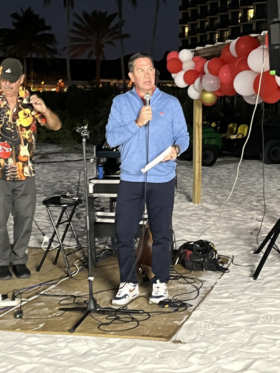 NACDA's tweet image. Setting the scene on #MidWinter23
Thanks to our friends at @CocaCola for sponsoring the last night 🌅 
Feeling recharged and ready to make a difference 👊