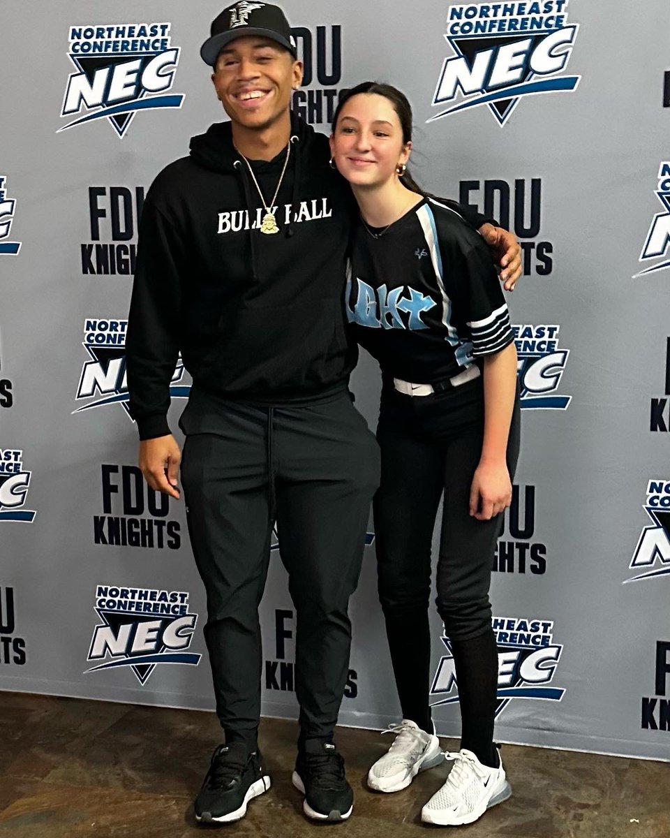 Ava Melbourne tweet media