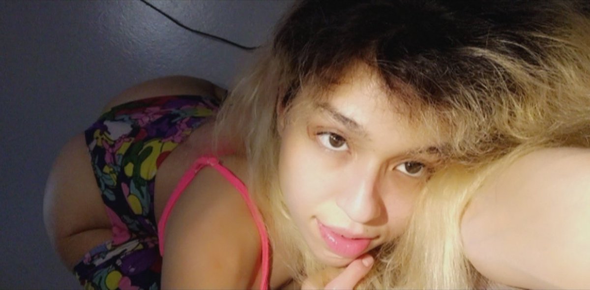 TheCandyBae's tweet photo. Sweet kisses 😘🫦 #candybae #Live https://t.co/LtmzwSMntm