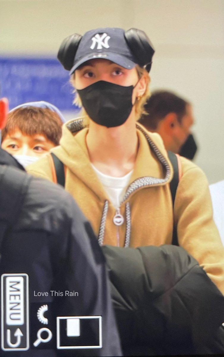 [230129] 🛬 LAX
🐱😸

#쟈니 #JOHNNY #영호
#NCT #NCT127 #엔시티127