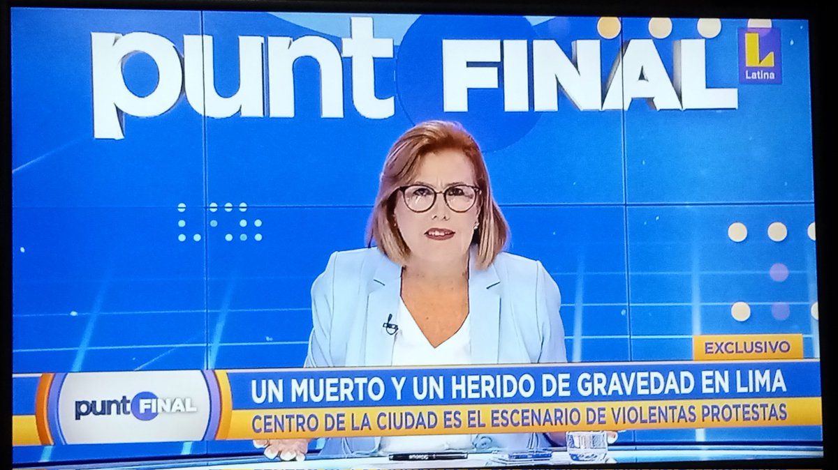 KillaPunchay's tweet photo. Mónica Delta dice q los infiltrados deben ser preocupación de los manifestantes. Q alguien le diga q el pueblo está preocupado de protestar sin que le maten y q los infiltrados actúan en total impunidad protegidos por sus compañeros policías.

#PuntoFinal #DinaRenunciaYa https://t.co/GPD8qgEbHO
