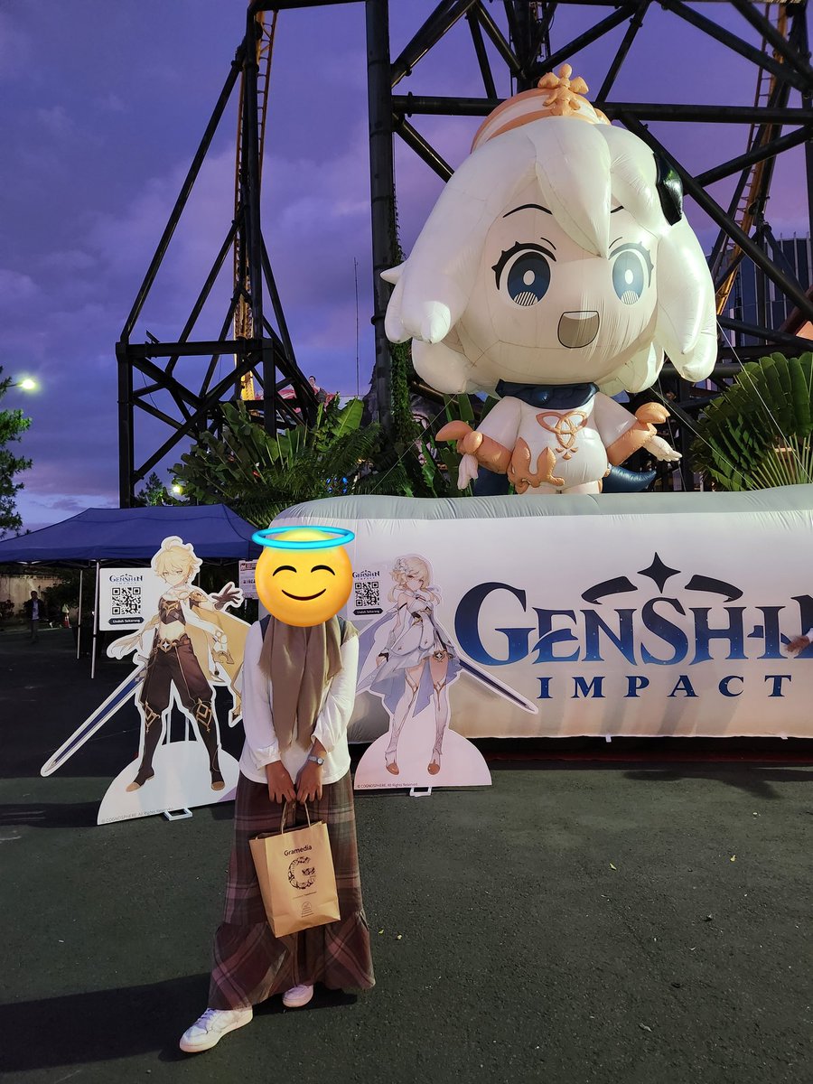 Starconchh's tweet photo. Pertama kali ke event gituan,plenga plongo bingung mau ngapain :')
Yang tadinya sedikit intovert terpaksa mode extrovert sampe kehabisan tenaga wkwkwkw...
#Genshinlmpact #Paimon #genshintwt #Genshin #GenshinImapct #genshinimpactindonesia #transstudiobandung #Bandung https://t.co/sXtbJM7Jxe
