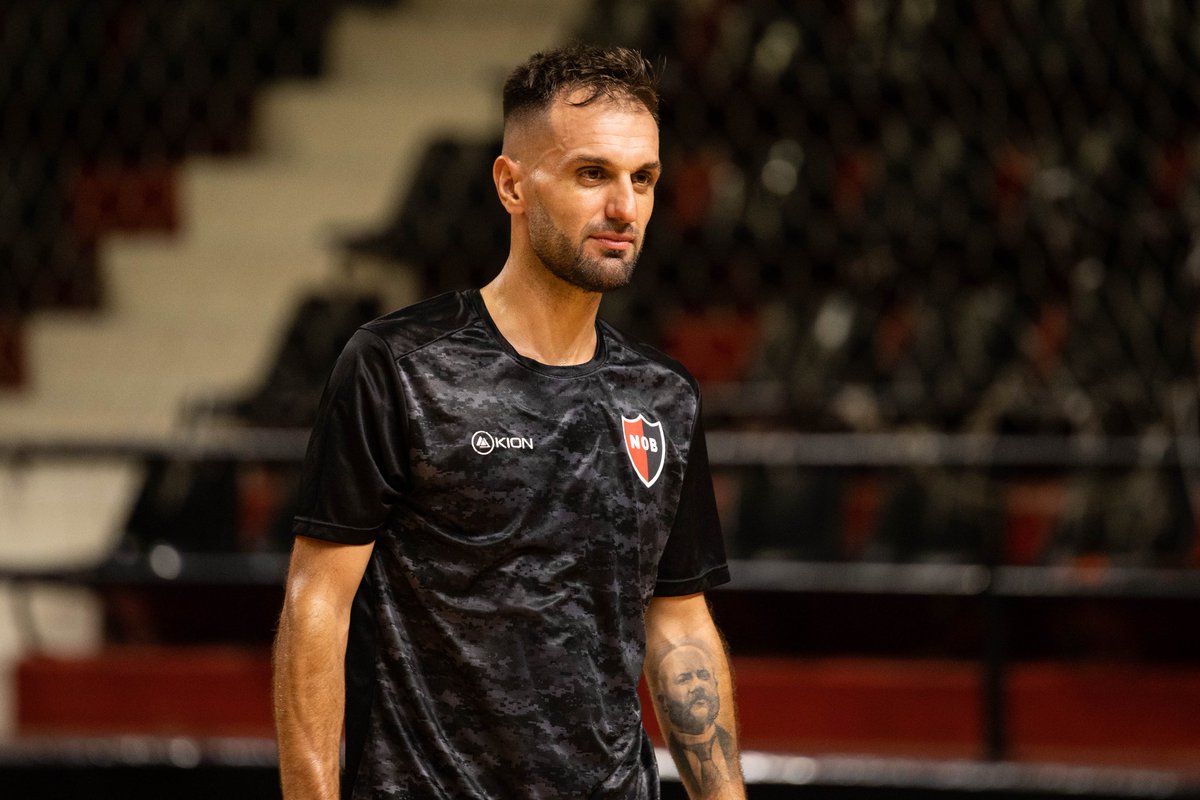 FutsalNewells's tweet photo. ❤️ 𝘜𝘯𝘰 𝘴𝘪𝘦𝘮𝘱𝘳𝘦 𝘷𝘶𝘦𝘭𝘷𝘦 𝘢𝘭 𝘭𝘶𝘨𝘢𝘳 𝘥𝘰𝘯𝘥𝘦 𝘧𝘶𝘦 𝘧𝘦𝘭𝘪𝘻 🖤

Los mellizos Matías y Santiago Brachetta formaron parte del plantel que logró el primer ascenso en AFA del 2018 y también se consagraron campeones del torneo rosarino en dos oportunidades 👏🏻 https://t.co/L6SGqO3fy8
