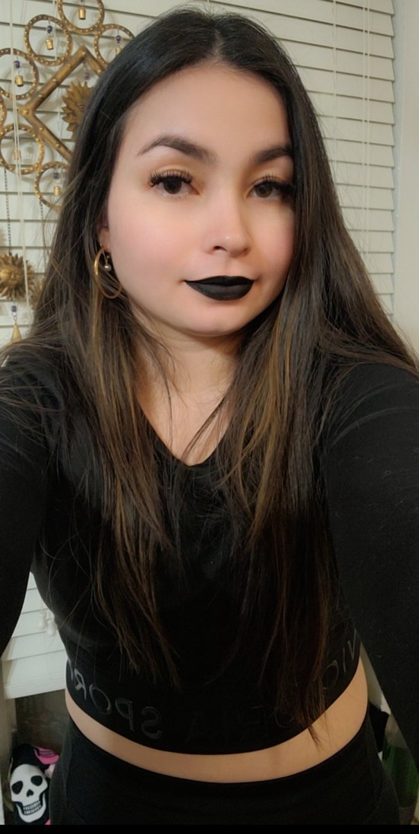 Venus Sunshine on Twitter: "Just stole @JaymeeCastles makeup💄 🖤 who wore it better? 😏😄"