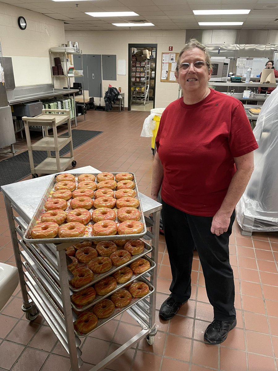 It’s time Janet’s special Chiefs donuts kick in!!!  Go Chiefs!!!  #ChiefsKingdom #Mahomes #kelcebowl #KansasCityChiefs