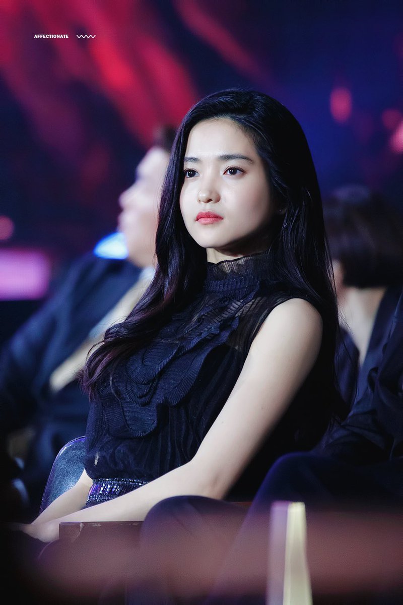 yo_lu_24's tweet photo. 김태리 갭차이 좀 봐주세요… https://t.co/3UeafcUspl