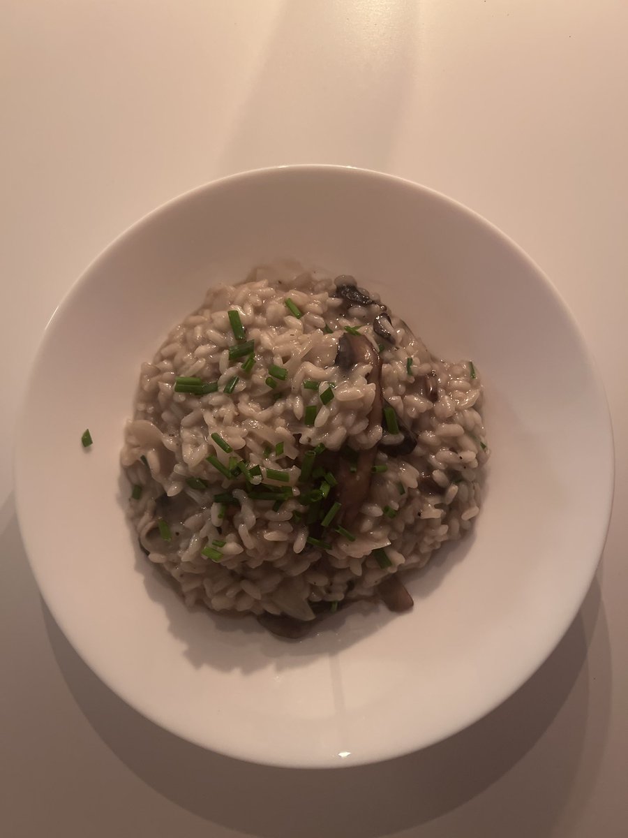 a_v_manda's tweet photo. I made portobello mushroom risotto tonight. 👩🏼‍🍳💋 https://t.co/4PtvcJreBU