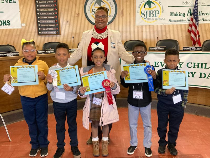 ElementaryLake's tweet photo. Last week our Pelicans represented at the district Spelling Bee. Congrats to all of the winners! You guys shined bright! #SJBPS #SJBPSSpellingBee #LPEPelicans #theNest #StJohn https://t.co/8MIz0zgrta