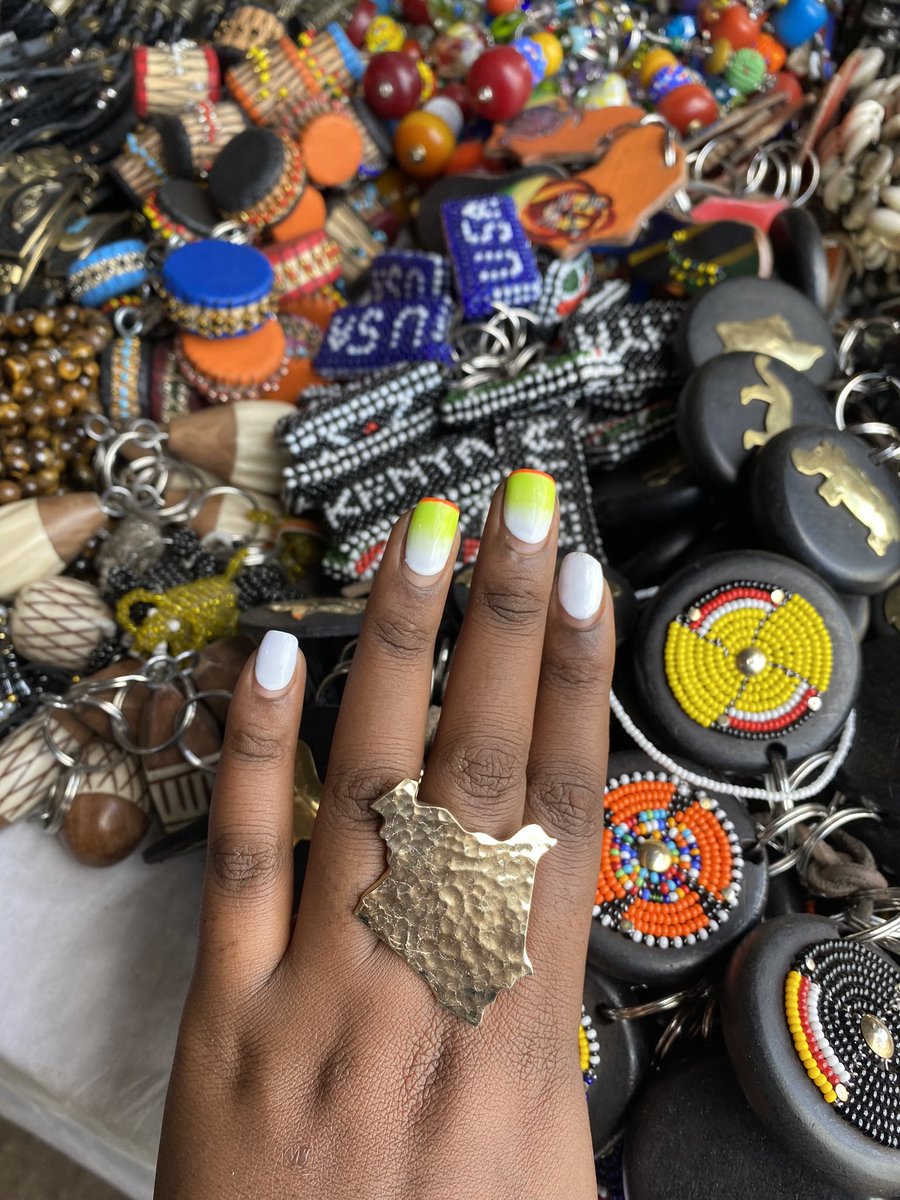 Brass ring.
Key holders

#buyke #buykenya #SmallBusiness #promotekenybusiness #africanwear  #Africanjewellery #smallbusinessowner #buykenyabuildkenya #africanaccessories
