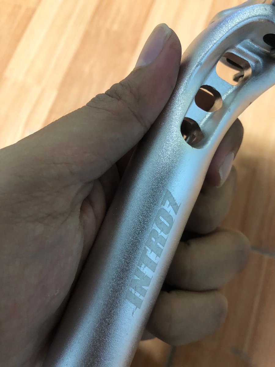 aadithama's tweet photo. seatpost intro7 silver
kondisi new/baru
harga 500rb
lokasi makassar
088242132301
#fnfjb https://t.co/Tyl3ggcnGc