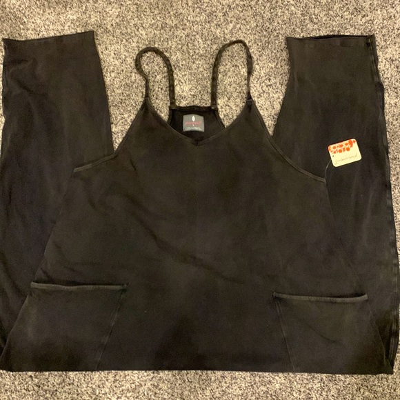 Renew_Resale's tweet photo. So good I had to share! Check out all the items I'm loving on @Poshmarkapp #poshmark #fashion #style #shopmycloset #freepeople #jimball: https://t.co/EYPvd28dfg https://t.co/9ILoRYfyNk