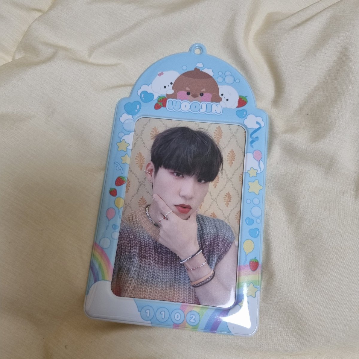 Beda_ab102's tweet photo. #0522_예삐홀더 #AB6IX
예삐홀더 잘 받았습니다! 운좋게 럭키넘버에 당첨되어서 받은 떡메와 포카프레임도 너무 너무 이뻐요🤍 우진이 포카홀더 잘 사용하겠습니다🫶
@yeppiholder https://t.co/jMBDFPsg9T