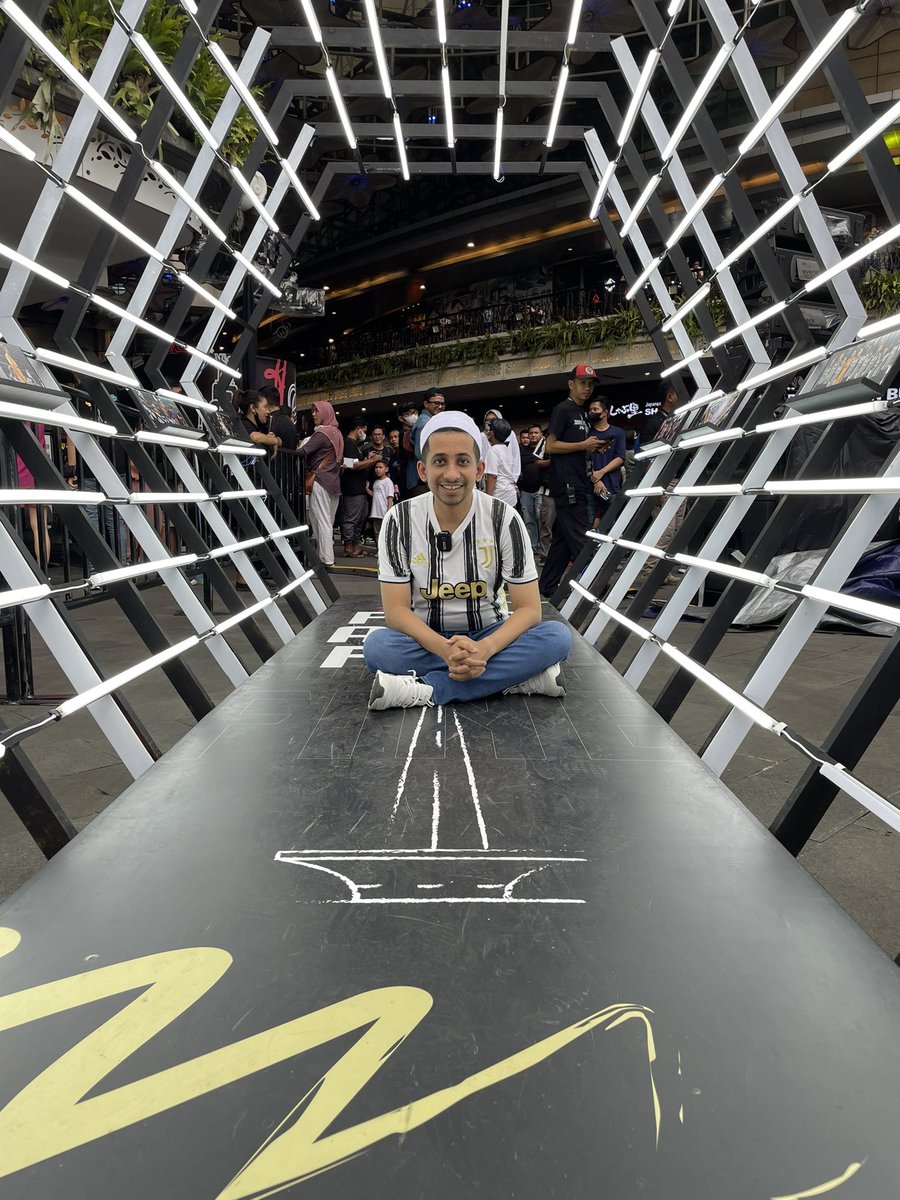 Husen_Jafar's tweet photo. Jadi Juventini itu berat. Biar kami saja. https://t.co/IJ9B1wk3JW