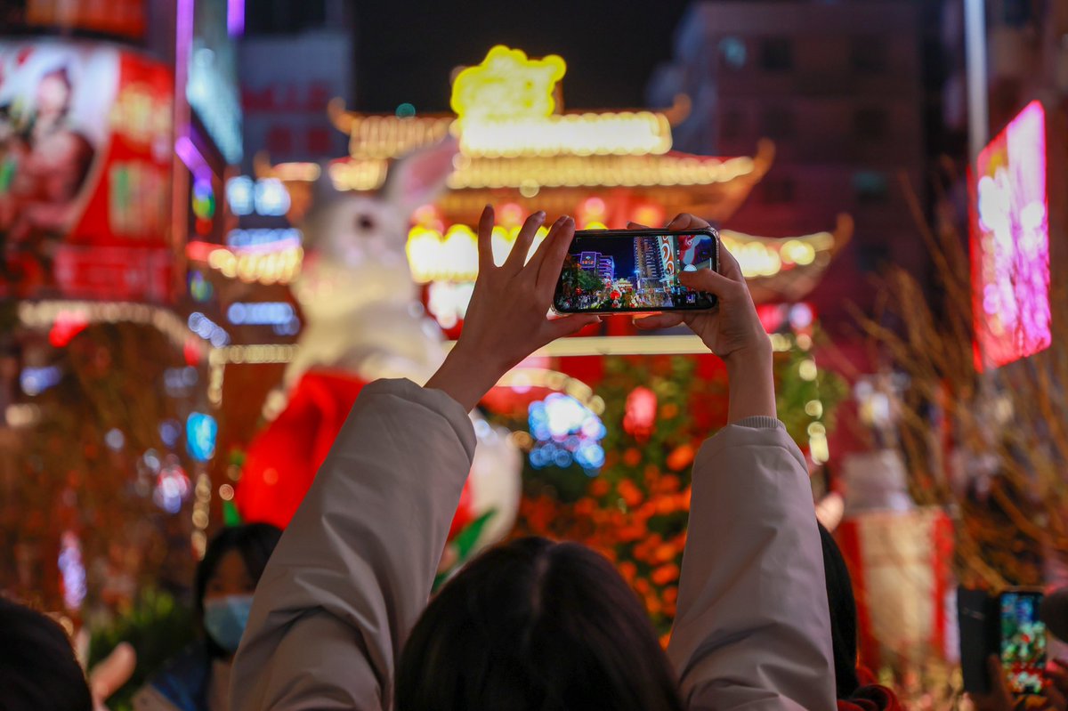 GuangzhouAward's tweet photo. During the 2023 #SpringFestival, #Guangzhou was decorated with all kinds of flowers as the traditional #FlowerFairs resumed in many districts of the city after a 3-year wait. [📸 Gan Jun &amp; Liang Yuanhao] #SpringFestivalShot https://t.co/otYlUMmnxj