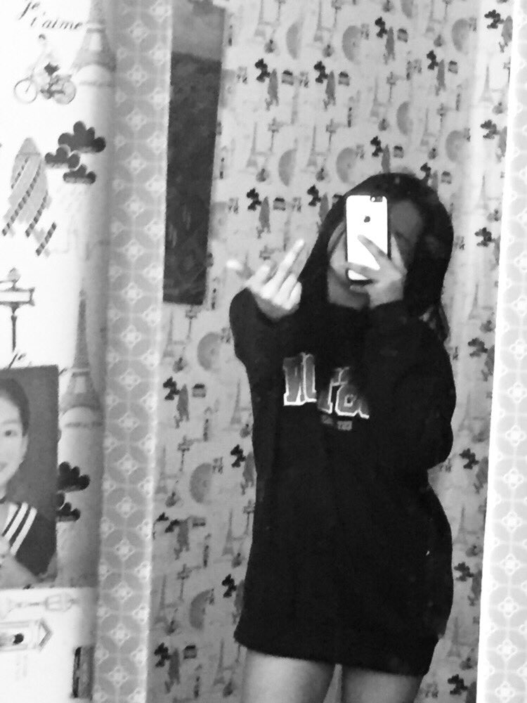 dimpleganda151's tweet photo. 🖤🔫 https://t.co/S1ty05WwRG
