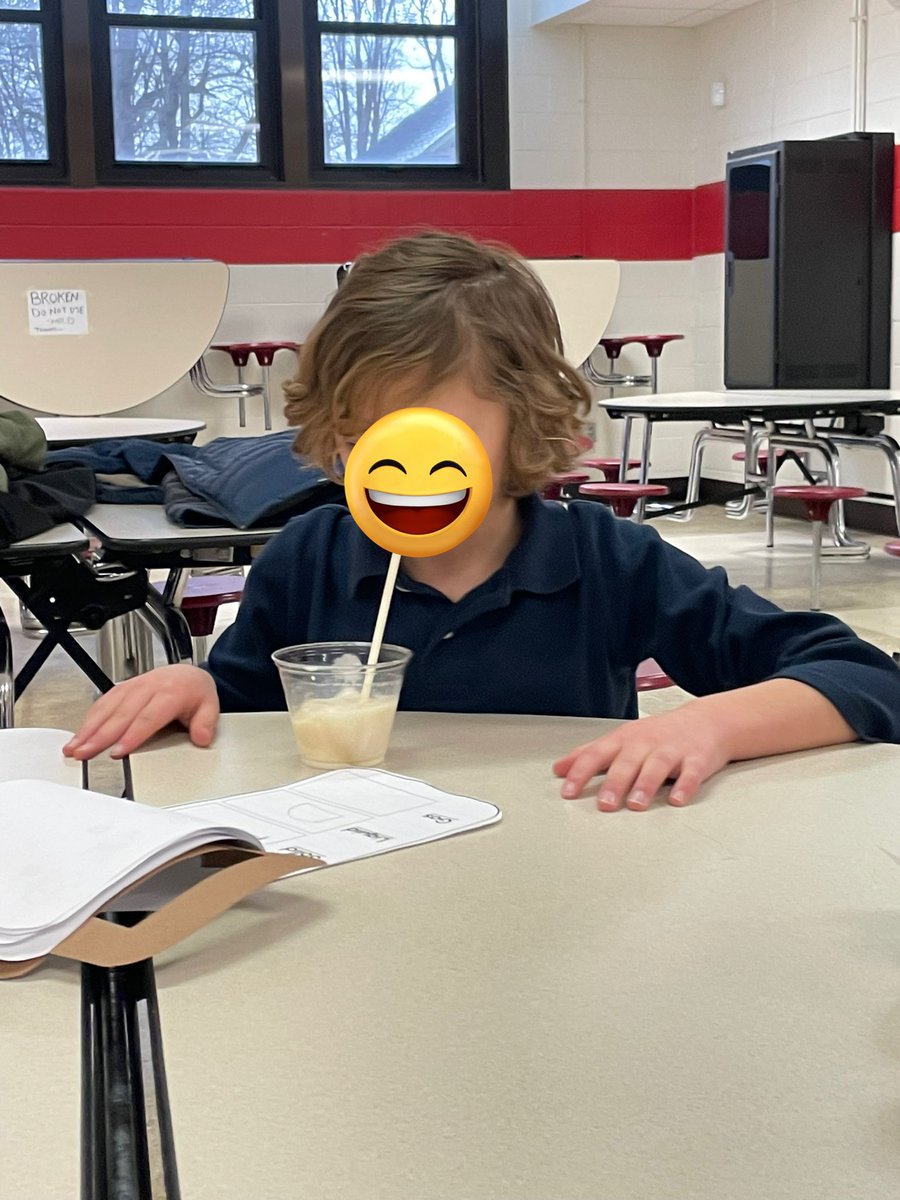 Second grade learned about solids, liquids, and gases by making root beer floats. So grateful I got to help out  🥼🫧