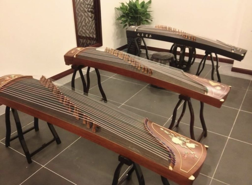 prc9999's tweet photo. Guzheng, a plucking instrument, also known as Hanzheng and Qinzheng, is an ancient national musical instrument in China, popular all over China.
#古筝 #中国古筝 #中国乐器 #chineseart #chineseculture #chinesestyle #chinesemusic #chinesemusicalinstruments https://t.co/lxM3wwNR0N