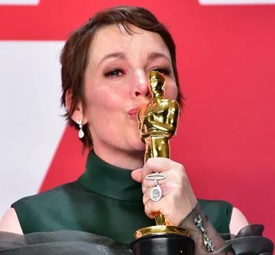 Happy birthday to the amazing Olivia Colman   