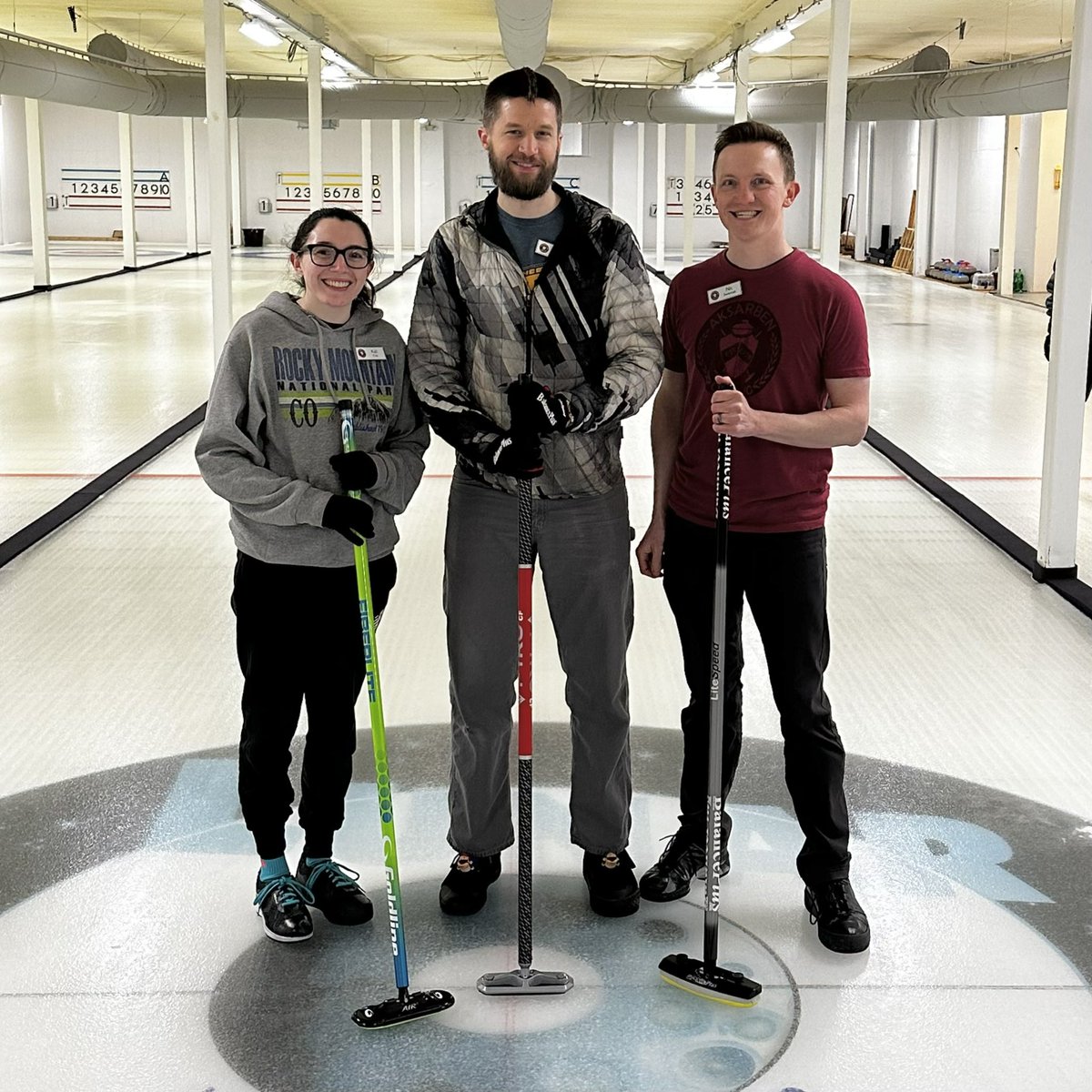 totalsheetshow's tweet photo. We played as a ‘partial’ Sheetshow this weekend at @KC_Curling_Club’s 5&amp;U #Bonspiel. We went 4-1 &amp; won the B Event!

We enjoyed representing @curlaksarben &amp; meeting lots of fun folks. Thanks to everyone at KC Curling for being great hosts! See you again in April! #curling https://t.co/a84sfVFgE1