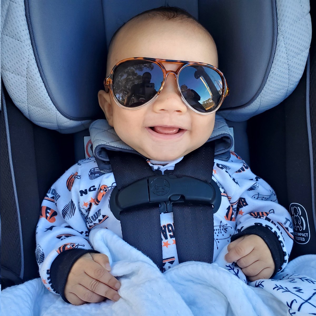 dreadedONE6's tweet image. Brayton was all smiles earlier heading in to the Bengals big game. It's the 4th quarter now and the little guy is already sleep. We'll see if he gets one more time to cheer for his team!
#BengalsvsChiefs #AFCChampionshipGame