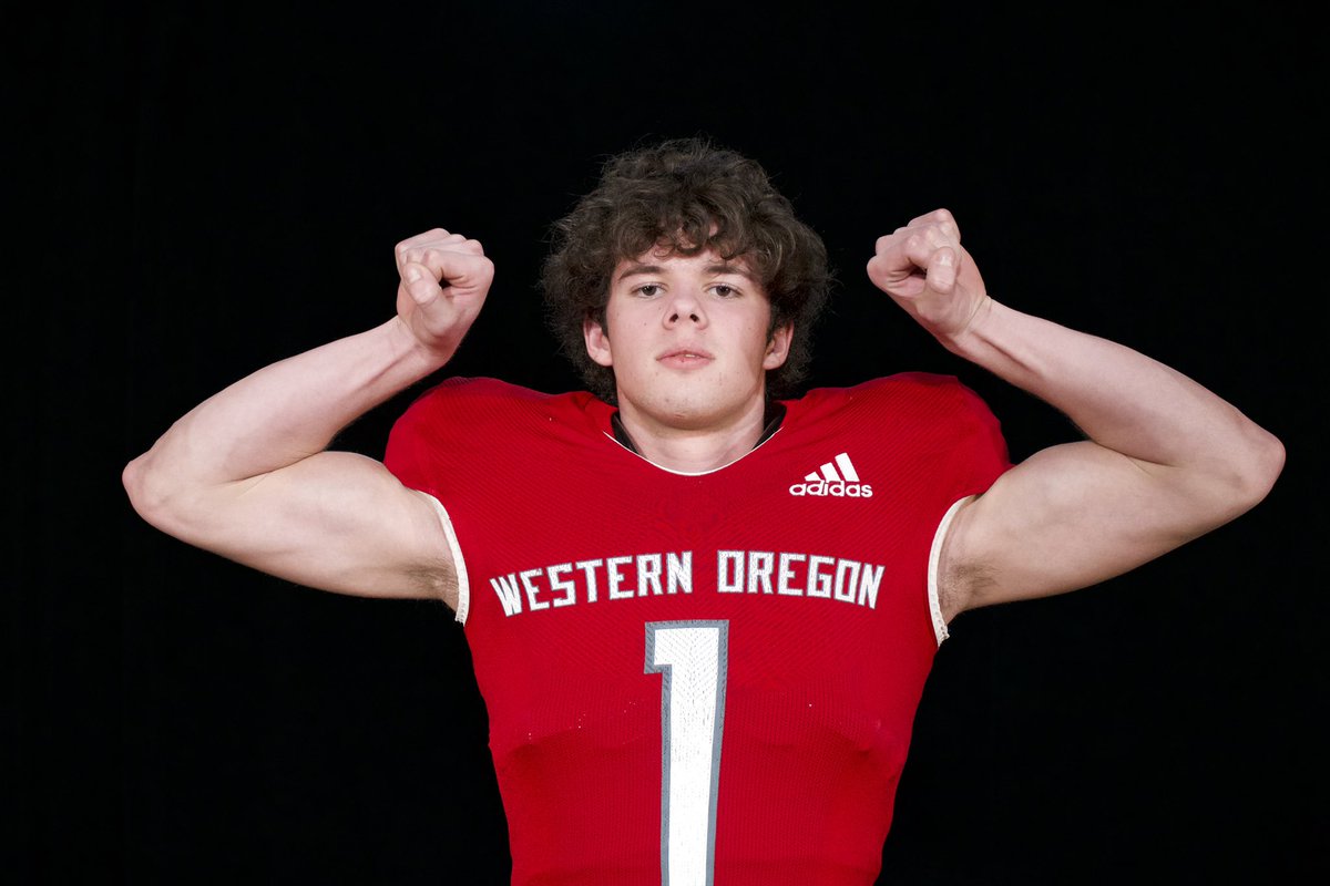 JonathanMcatee7's tweet photo. I am so excited to announce that I am officially 100% committed to Western Oregon University! Thank you @ArneFerguson and @iTz_Rev for this amazing opportunity and I am so excited to see what the future holds! Go Wolves!🔴🐺 @SkyviewStormFB @BrandonHuffman https://t.co/aWETy0gH8y