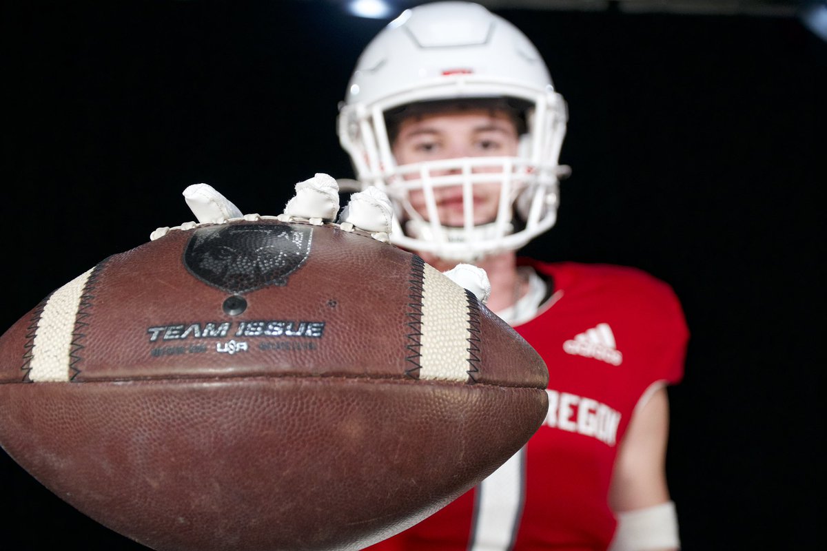 JonathanMcatee7's tweet photo. I am so excited to announce that I am officially 100% committed to Western Oregon University! Thank you @ArneFerguson and @iTz_Rev for this amazing opportunity and I am so excited to see what the future holds! Go Wolves!🔴🐺 @SkyviewStormFB @BrandonHuffman https://t.co/aWETy0gH8y