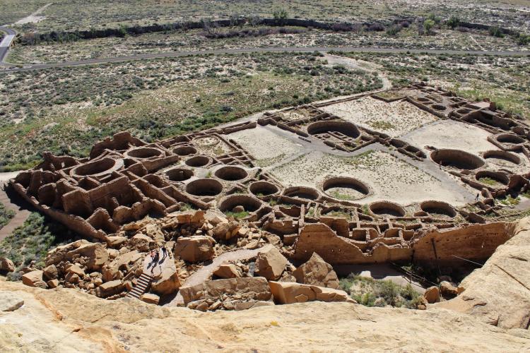 505Nomad's tweet photo. Ancient Chaco Canyon population likely relied on imported food - https://t.co/aOp898WxFt
#NativeAmerican #history #culture #archaeology #AncestralPuebloan #tradenetworks https://t.co/Jlo7nazkpI