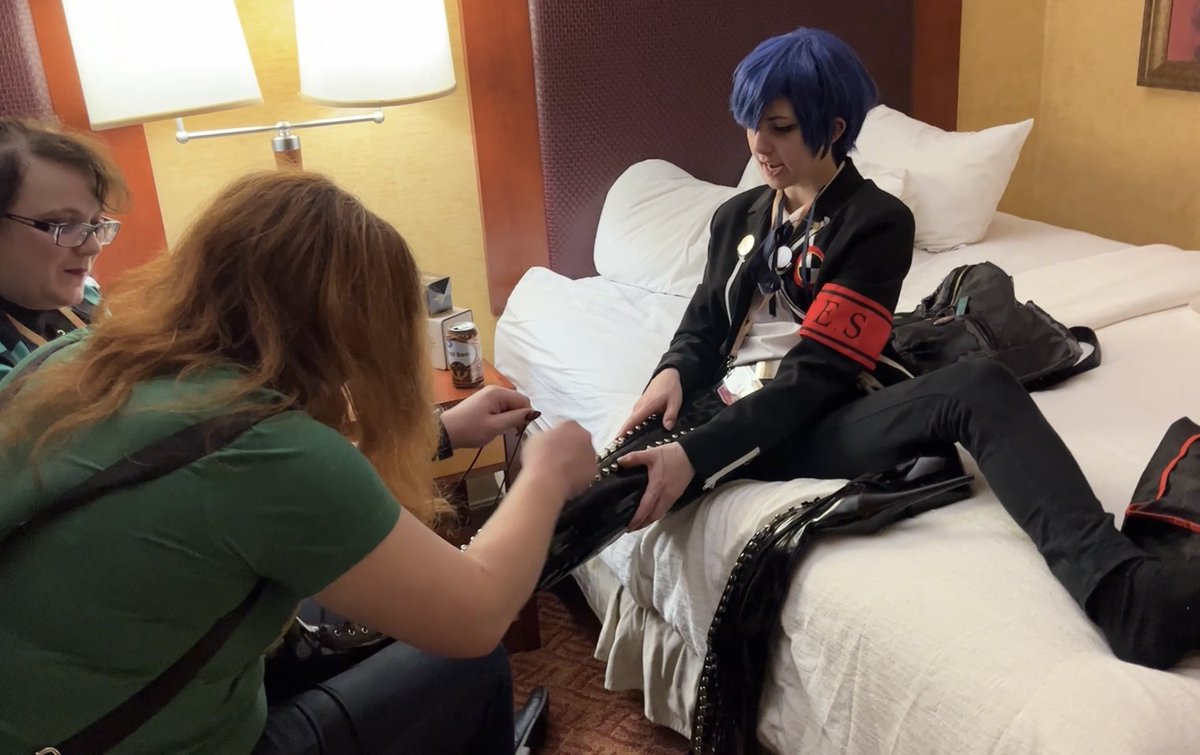moondrunk_'s tweet photo. social media will not defeat me again. not when I have these 
#persona3 https://t.co/HSI6ZFx5Nf