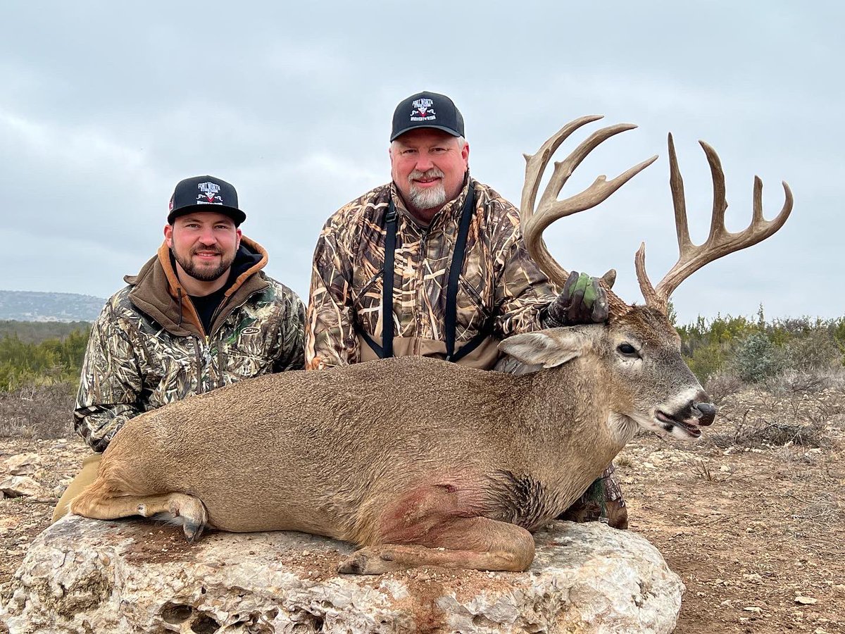 SpencerBoyd's tweet photo. Man!!! Dream hunt! So many folks made this hunt possible for my Dad and I. I’ll always cherish this weekend.
https://t.co/qb2ltnV8gY
#recordrackdeerfeed
@KickbackRanchTx https://t.co/dsrHhIKvGB