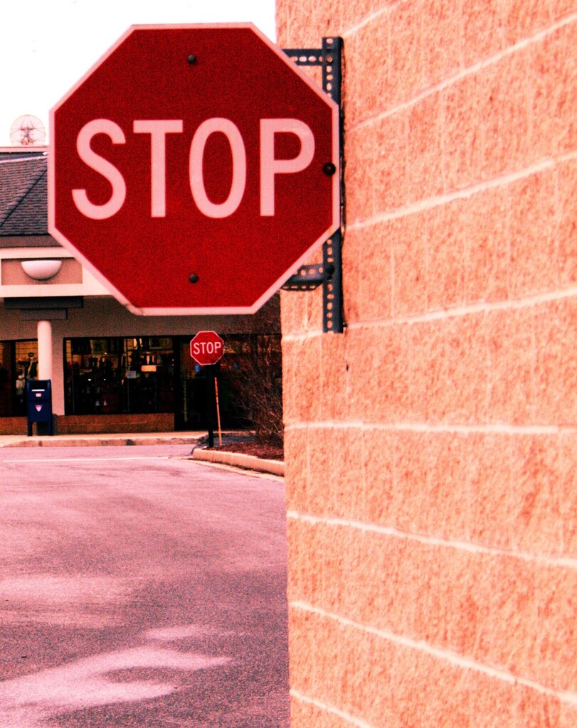 tom_swiss's tweet image. Catching up on the #FunADay, more #photography: "Stop Stop" instagr.am/p/CoBbCrYjCWa/